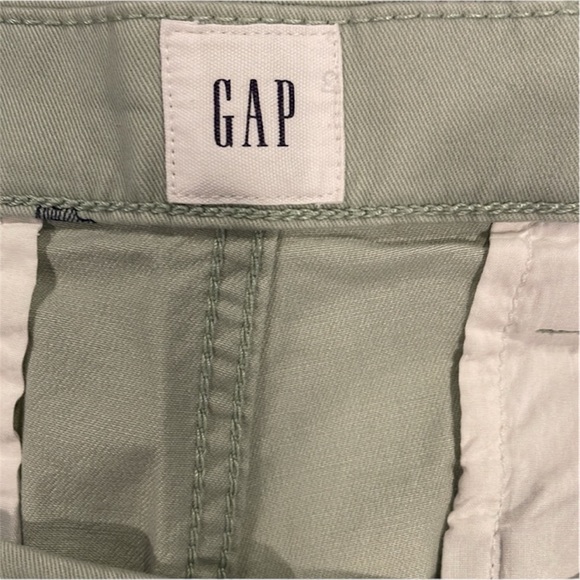 GAP Essential Khaki 10” Flat Front Khaki Chino Swordfish Designs 🆕 NWOT Sz 35 - Picture 7 of 9
